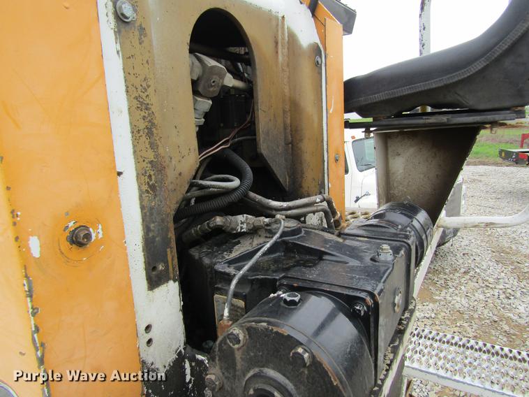 image for item DD8418 1996 International 4800 digger derrick truck