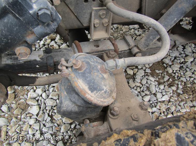 image for item DD8418 1996 International 4800 digger derrick truck