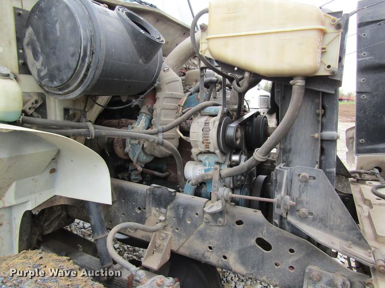 image for item DD8418 1996 International 4800 digger derrick truck