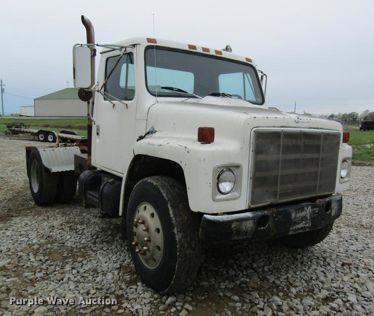 image for item DD8419 1983 International 1955 semi truck
