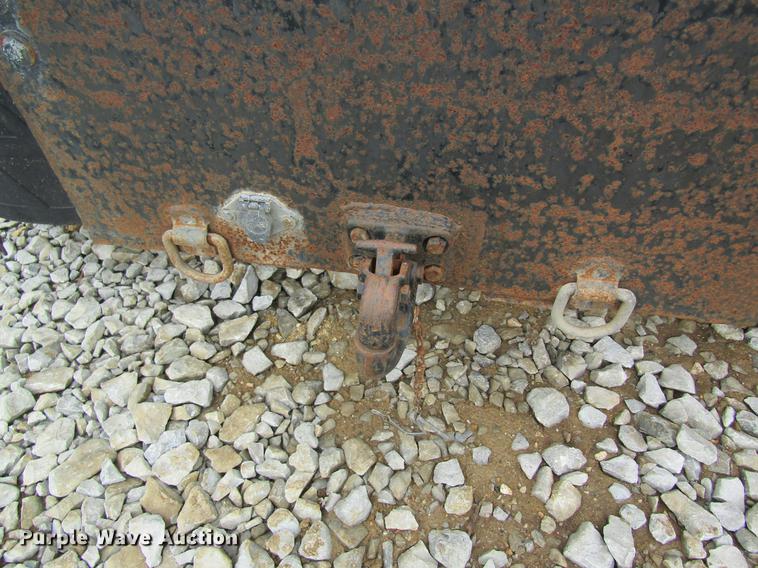 image for item DD8419 1983 International 1955 semi truck