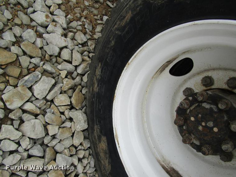 image for item DD8419 1983 International 1955 semi truck