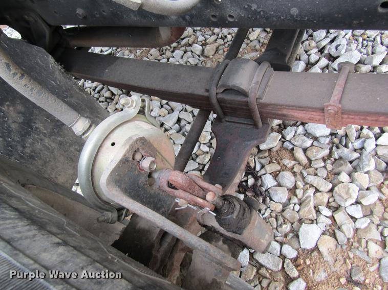 image for item DD8419 1983 International 1955 semi truck