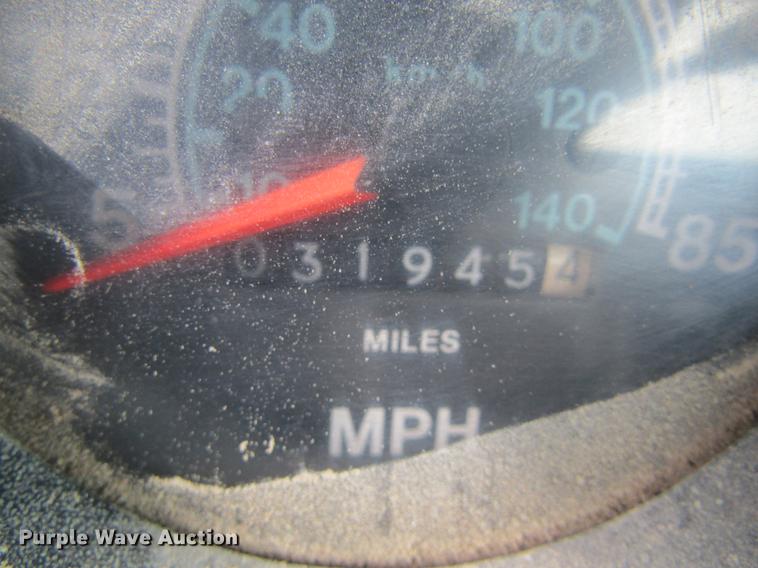 image for item DD8419 1983 International 1955 semi truck