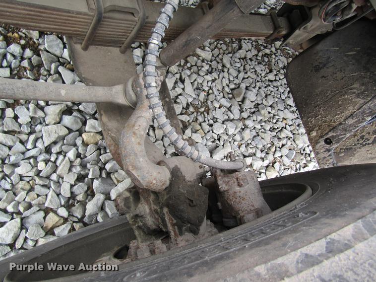 image for item DD8420 1987 Ford F700 flatbed truck