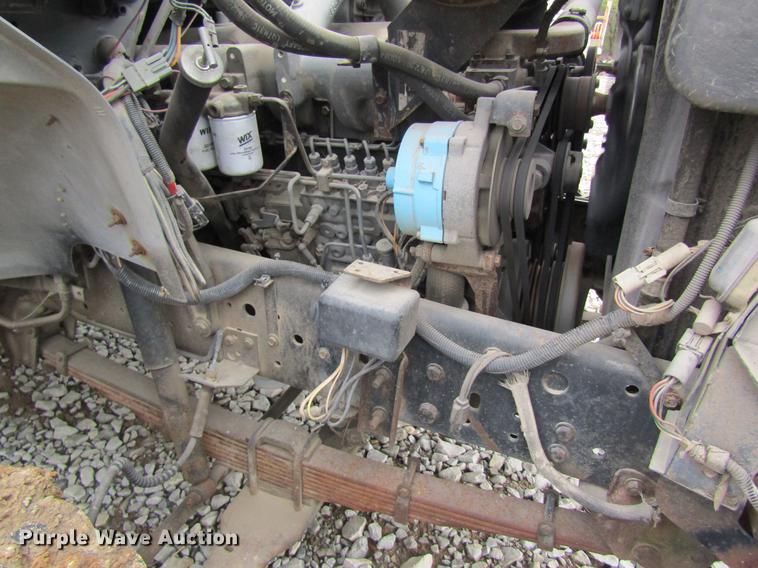 image for item DD8420 1987 Ford F700 flatbed truck