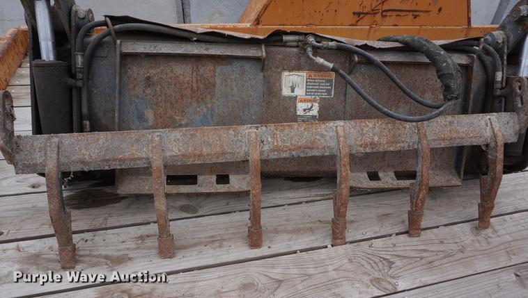 image for item DE3286 Bobcat four way skid steer bucket