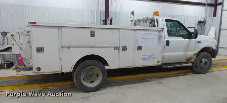 image for item DE3627 1999 Ford F450 utility truck