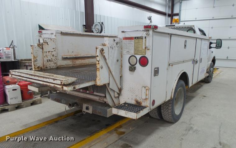 image for item DE3627 1999 Ford F450 utility truck