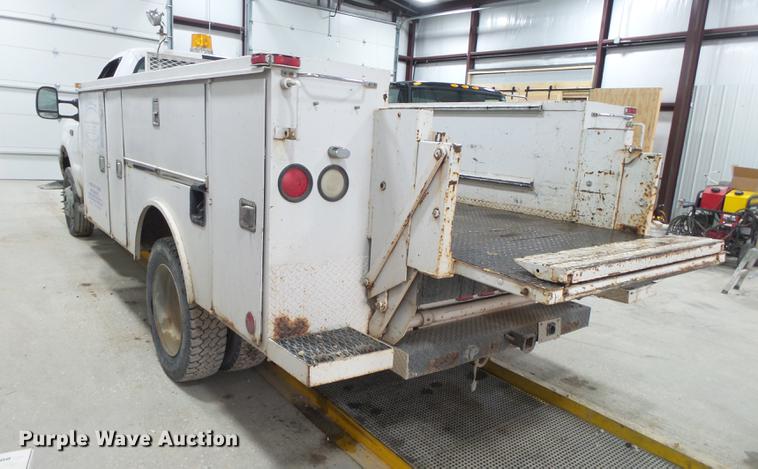 image for item DE3627 1999 Ford F450 utility truck