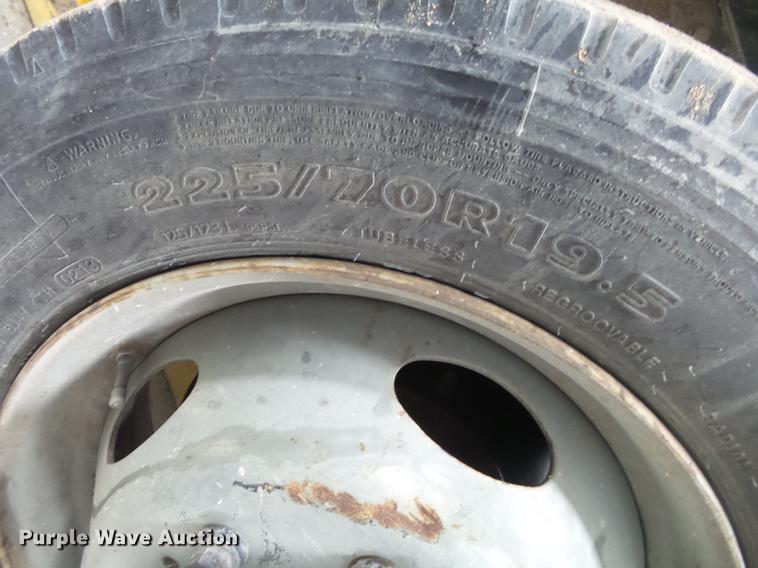 image for item DE3627 1999 Ford F450 utility truck