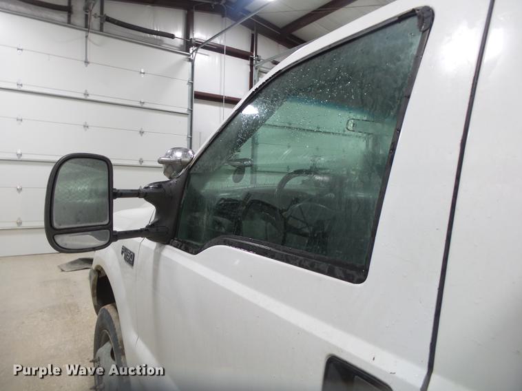 image for item DE3627 1999 Ford F450 utility truck