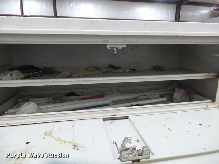 image for item DE3627 1999 Ford F450 utility truck