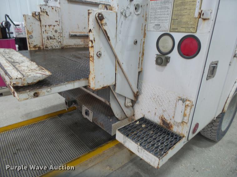 image for item DE3627 1999 Ford F450 utility truck