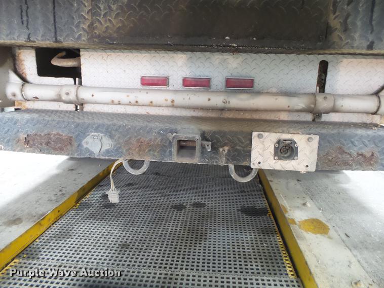 image for item DE3627 1999 Ford F450 utility truck