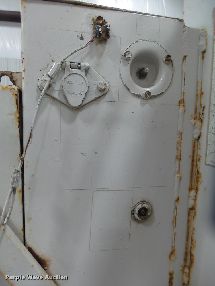 image for item DE3627 1999 Ford F450 utility truck