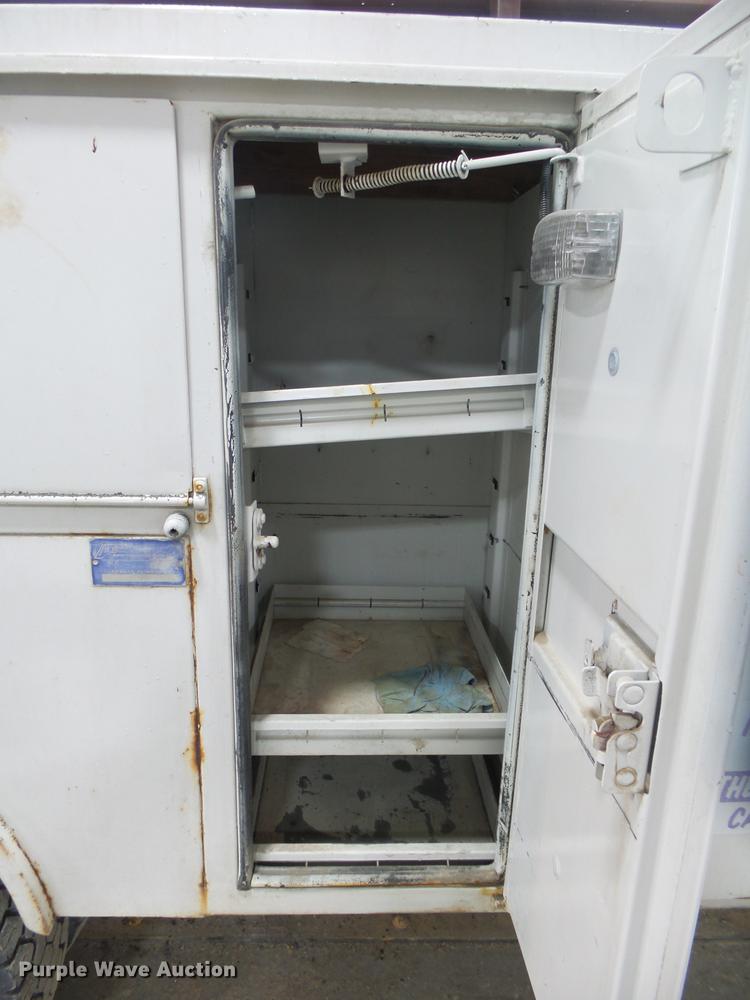 image for item DE3627 1999 Ford F450 utility truck