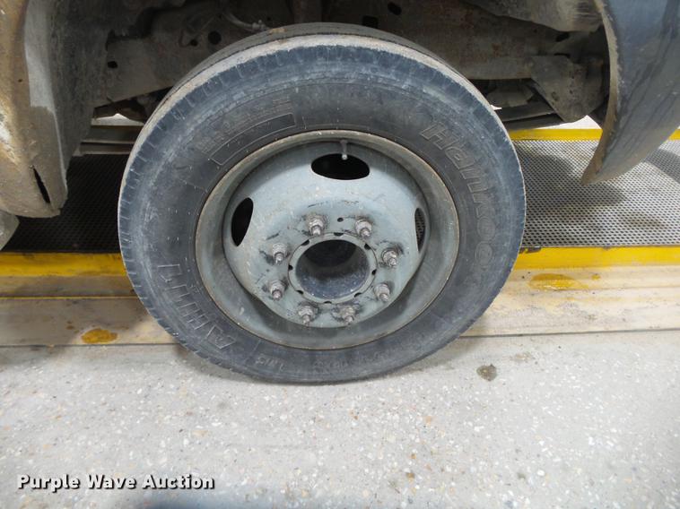 image for item DE3627 1999 Ford F450 utility truck