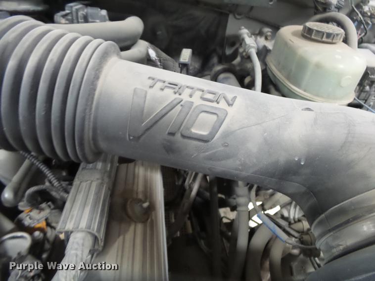 image for item DE3627 1999 Ford F450 utility truck