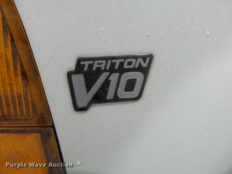 image for item DE3627 1999 Ford F450 utility truck