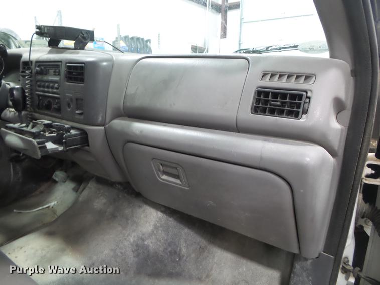 image for item DE3627 1999 Ford F450 utility truck