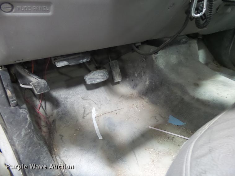 image for item DE3627 1999 Ford F450 utility truck