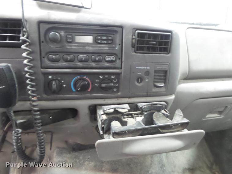 image for item DE3627 1999 Ford F450 utility truck