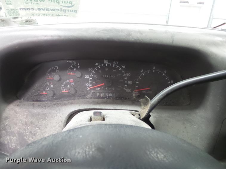 image for item DE3627 1999 Ford F450 utility truck