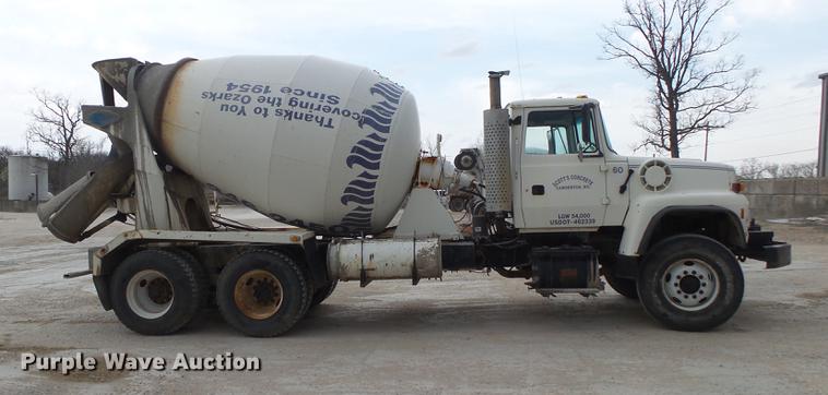image for item DE3628 1997 Ford LT8000 ready mix truck