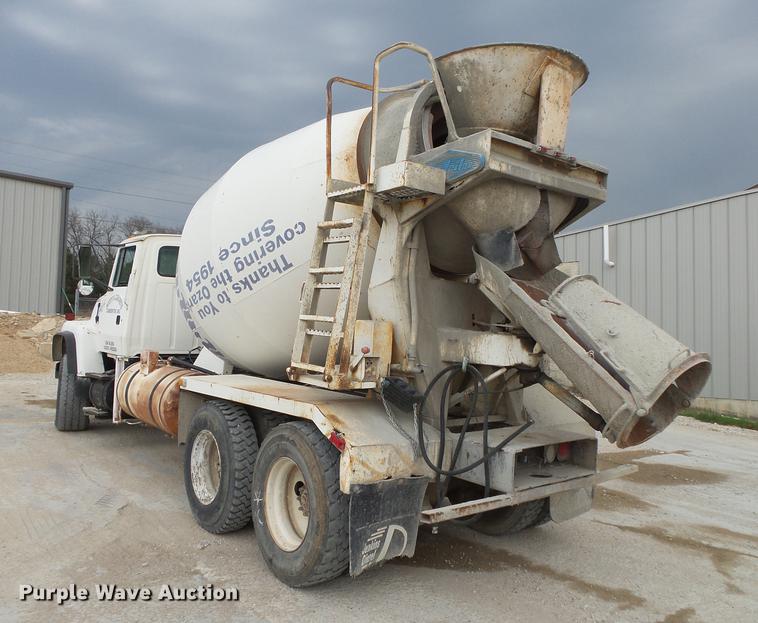 image for item DE3628 1997 Ford LT8000 ready mix truck