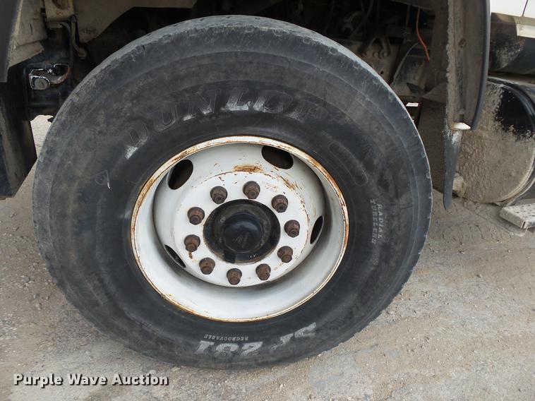 image for item DE3628 1997 Ford LT8000 ready mix truck