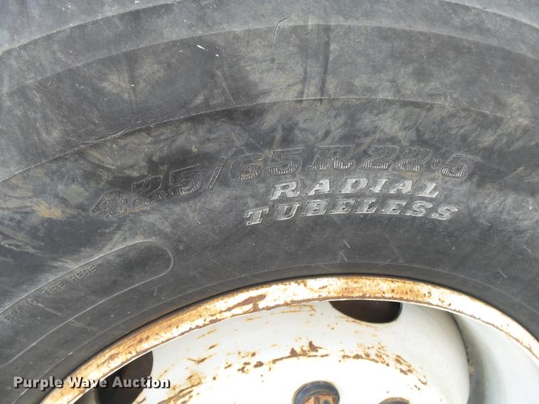 image for item DE3628 1997 Ford LT8000 ready mix truck