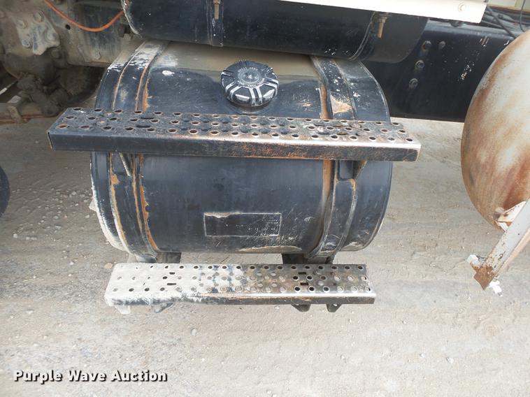 image for item DE3628 1997 Ford LT8000 ready mix truck