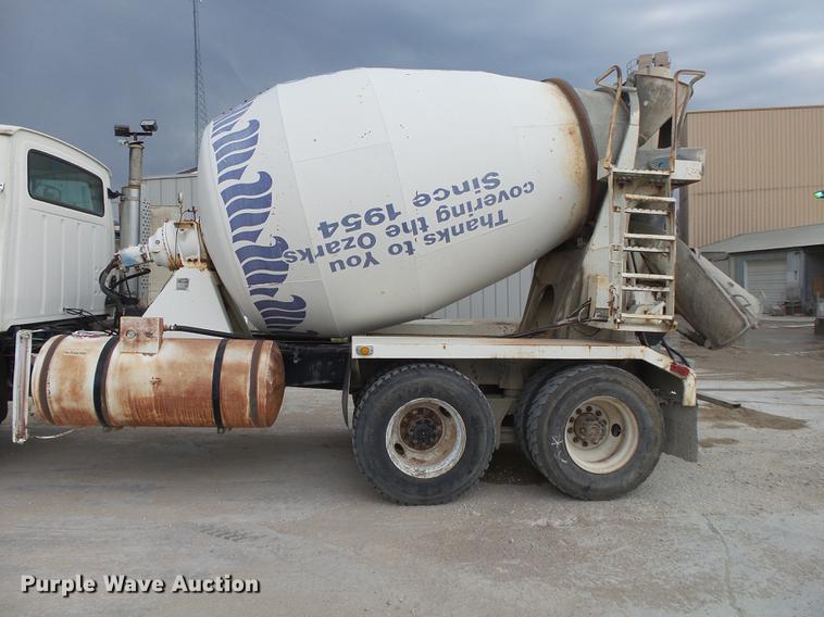 image for item DE3628 1997 Ford LT8000 ready mix truck