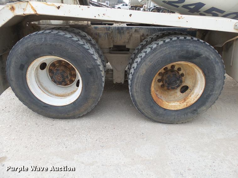 image for item DE3628 1997 Ford LT8000 ready mix truck