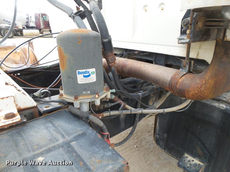 image for item DE3628 1997 Ford LT8000 ready mix truck