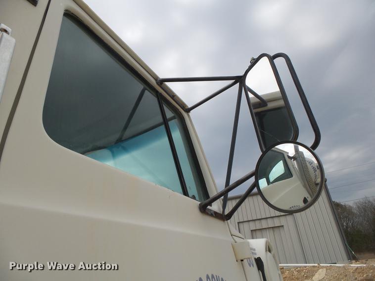 image for item DE3628 1997 Ford LT8000 ready mix truck