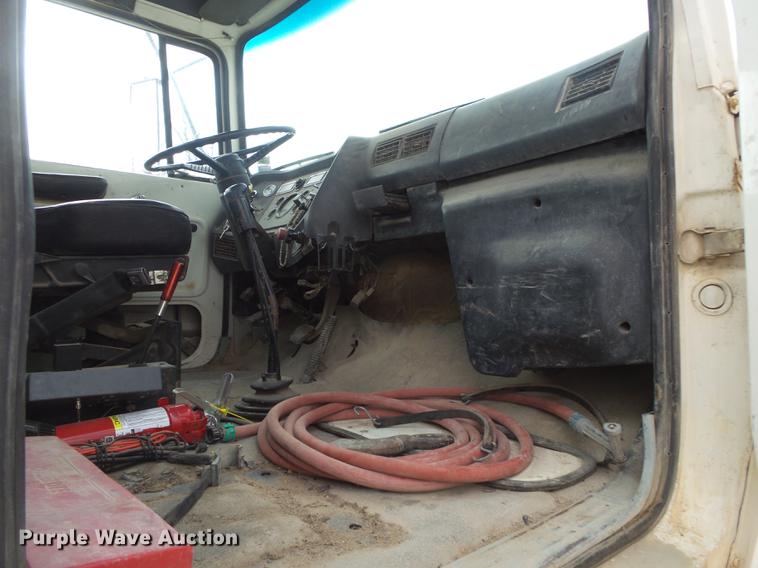 image for item DE3628 1997 Ford LT8000 ready mix truck