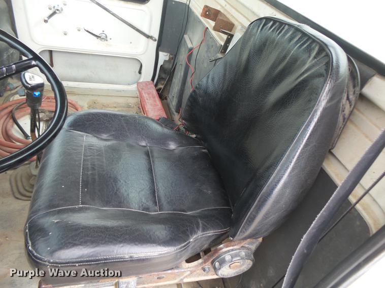 image for item DE3628 1997 Ford LT8000 ready mix truck