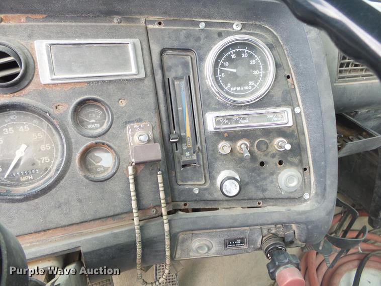 image for item DE3628 1997 Ford LT8000 ready mix truck