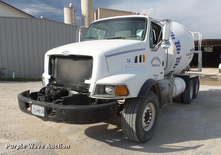 image for item DE3629 1999 Sterling L8513 ready mix truck
