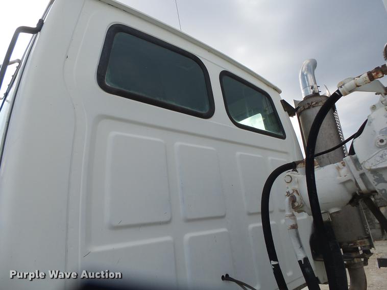 image for item DE3629 1999 Sterling L8513 ready mix truck