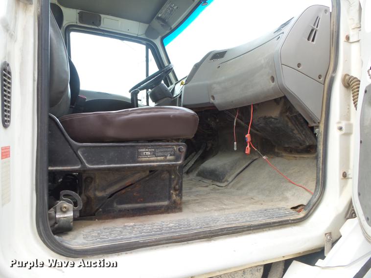 image for item DE3629 1999 Sterling L8513 ready mix truck