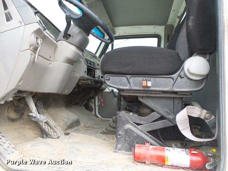 image for item DE3629 1999 Sterling L8513 ready mix truck