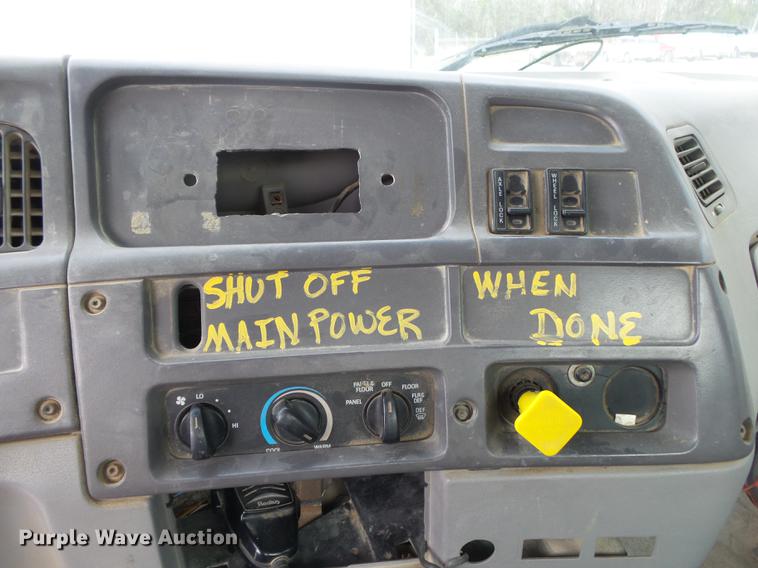 image for item DE3629 1999 Sterling L8513 ready mix truck