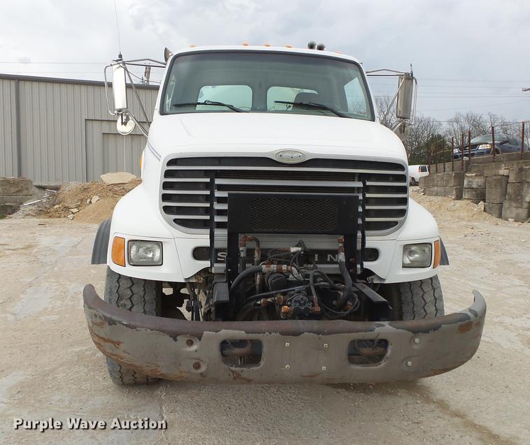 image for item DE3630 2004 Sterling L8500 ready mix truck
