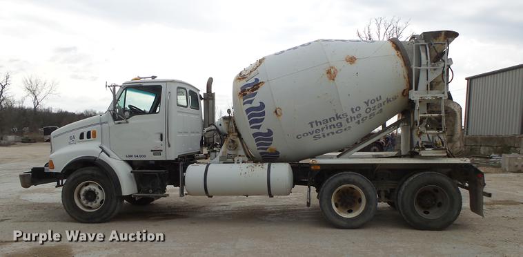 image for item DE3630 2004 Sterling L8500 ready mix truck