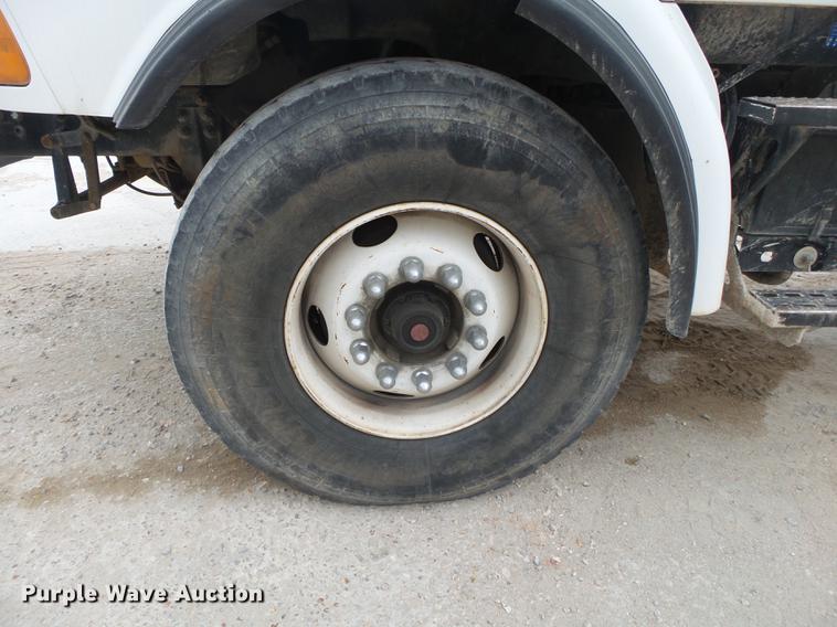 image for item DE3630 2004 Sterling L8500 ready mix truck