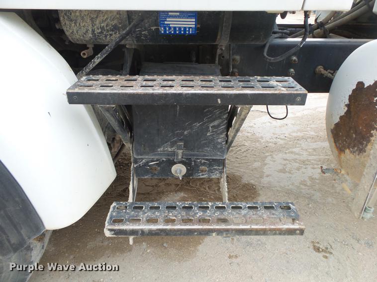 image for item DE3630 2004 Sterling L8500 ready mix truck