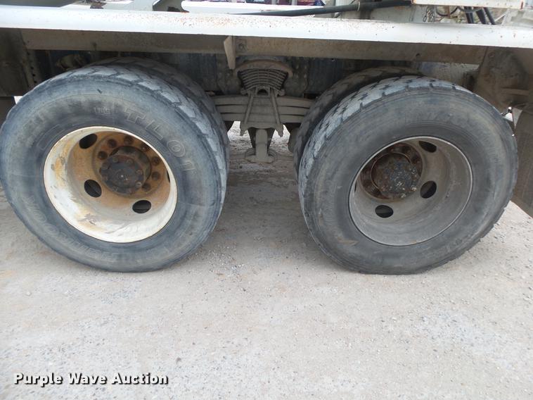 image for item DE3630 2004 Sterling L8500 ready mix truck